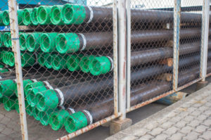 Thread protectors on pipes
